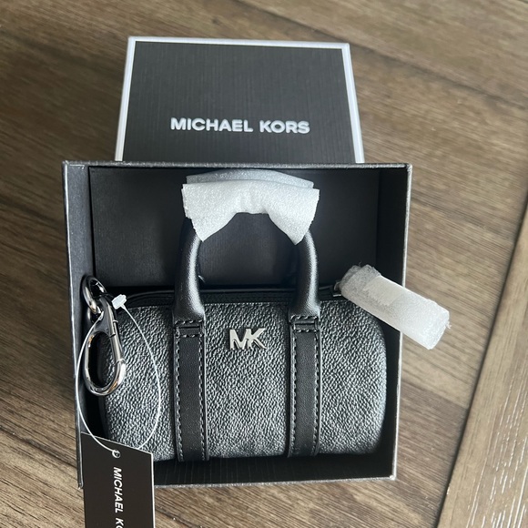 MINI MICHAEL KORS BAG CHARM... - Picture 6 of 16